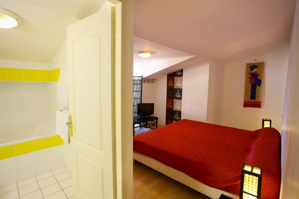Logis Auberge La Cremaillere Villandraut Værelse billede